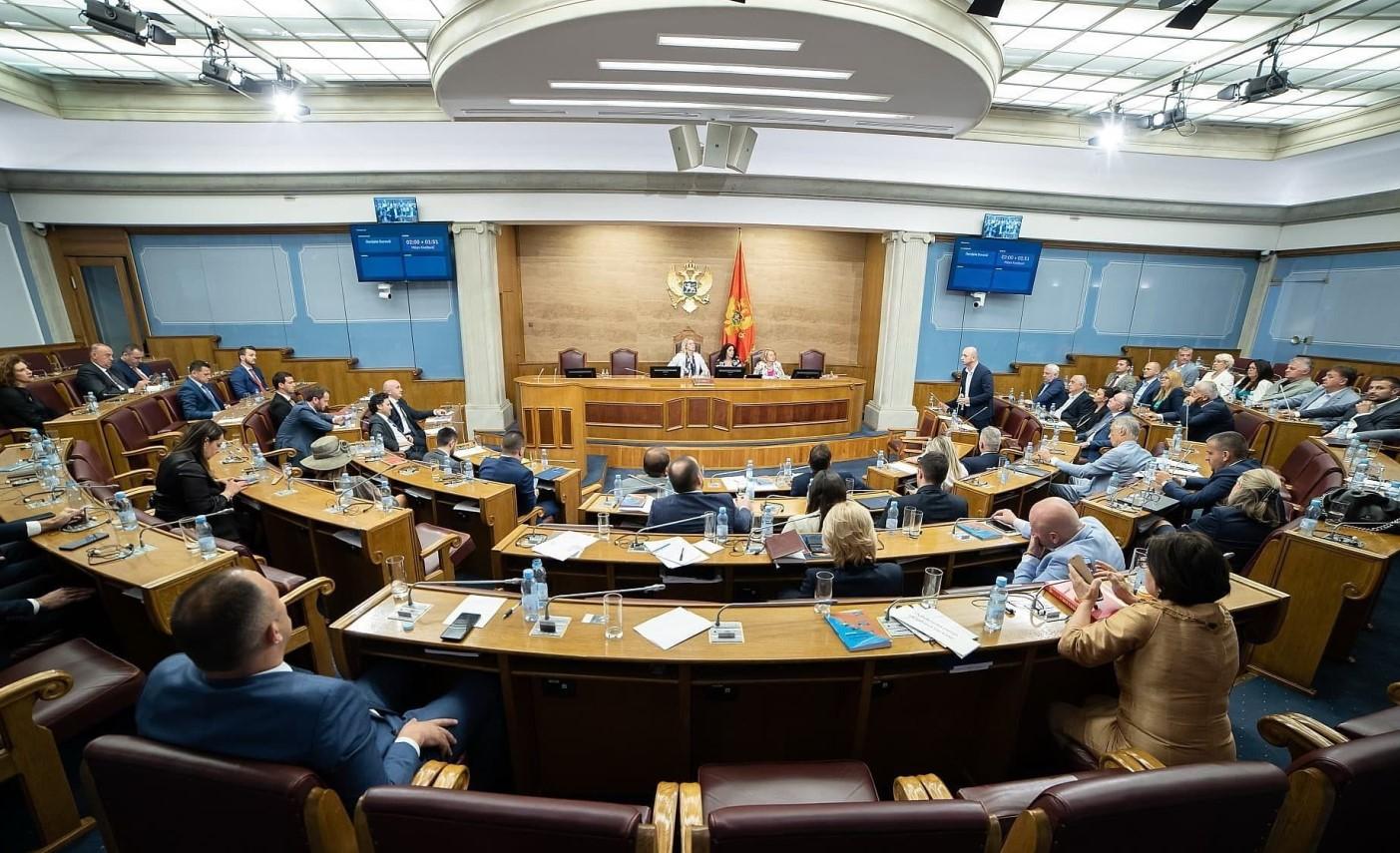 Skupština Crne Gore usvojila Rezoluciju: Osuđuje se vojna agresija Rusije na Ukrajinu