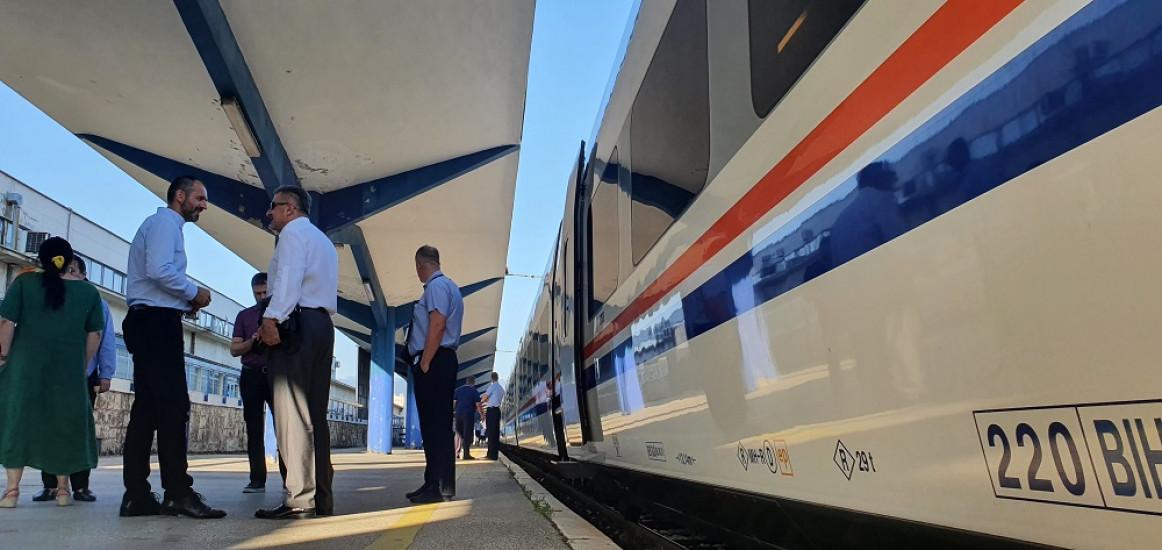 Željeznice FBiH: Povećanje broja putnika na svim pravcima, u planu voz za Zagreb