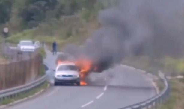 Drama u Tičićima kod Kaknja: Zapalio se automobil u toku vožnje