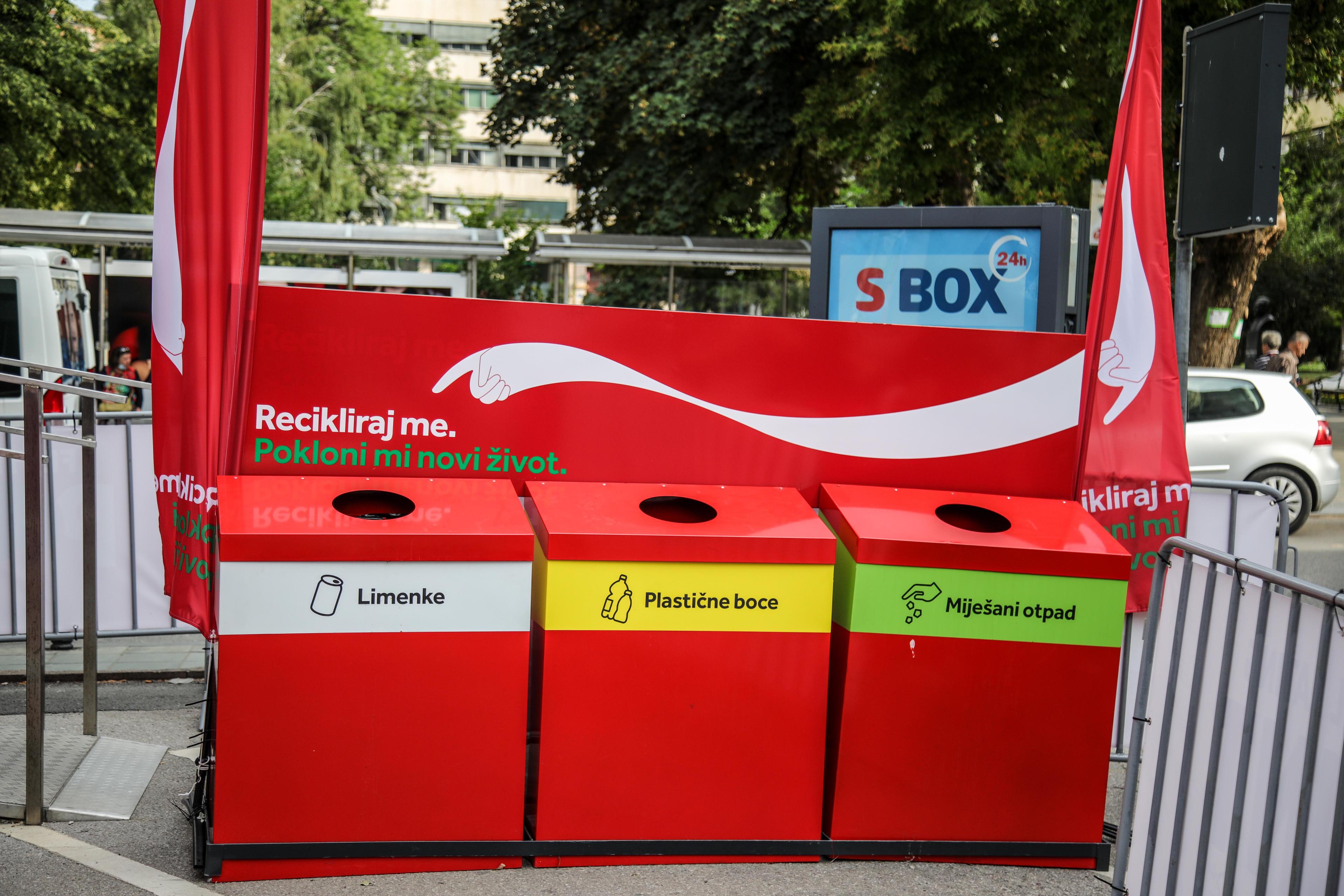 Drugo izdanje inicijative "Recikliraj me. Pokloni mi novi život". nastavljeno suradnjom Coca-Cole u Bosni i Hercegovini i Sarajevo Film Festivala - Avaz