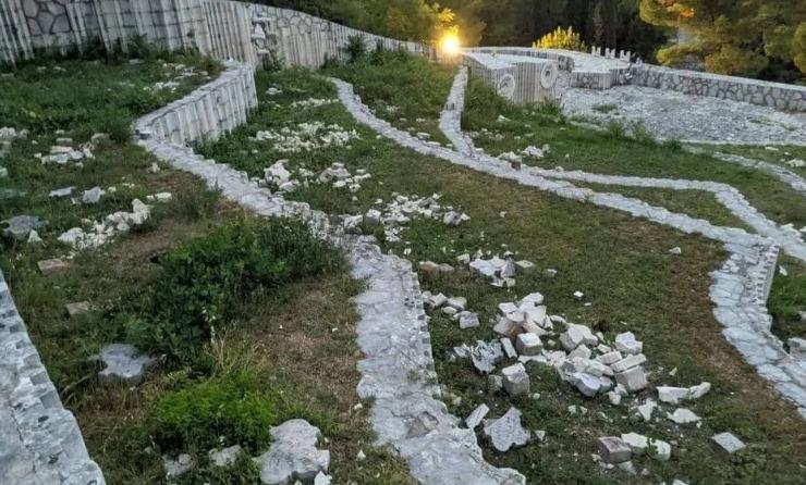 Antifašisti tvrde da nema pomaka u istrazi o devastaciji Partizanskog groblja, Tužilaštvo negira