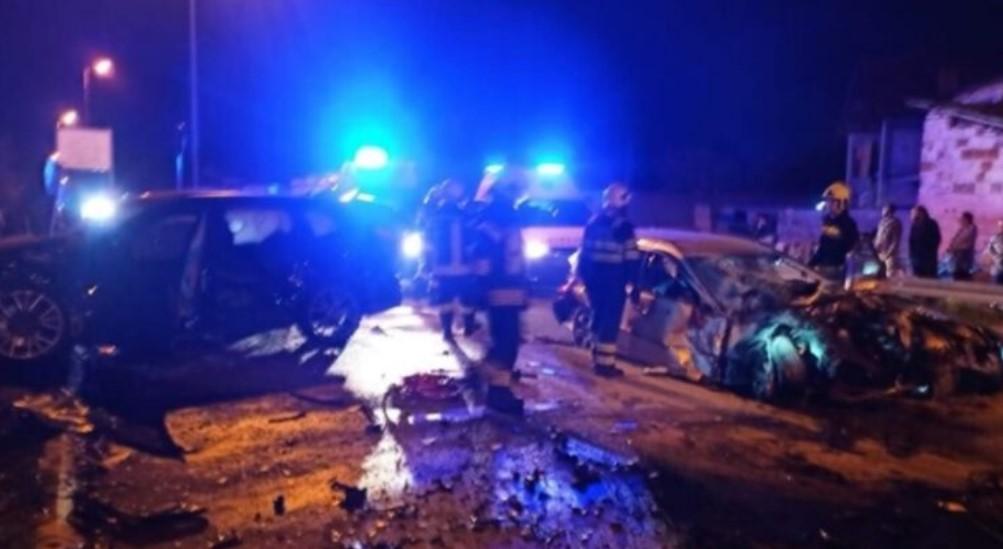 Automobili uništeni od siline sudara - Avaz