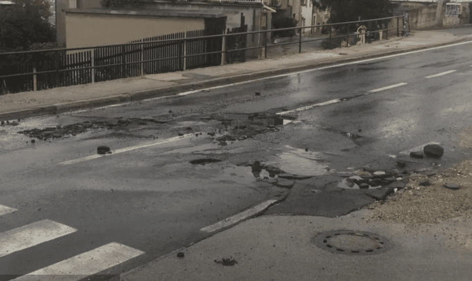 Ispucali asfalt nakon posljednjih padavina - Avaz