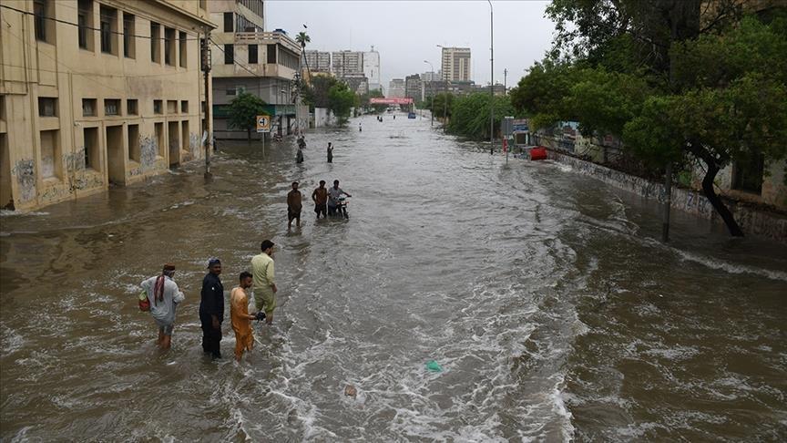 Raging floods kill another 34 across Pakistan