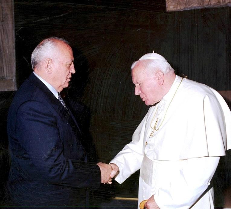 Gorbačov i Papa Ivan Pavao II. 2000. godine - Avaz