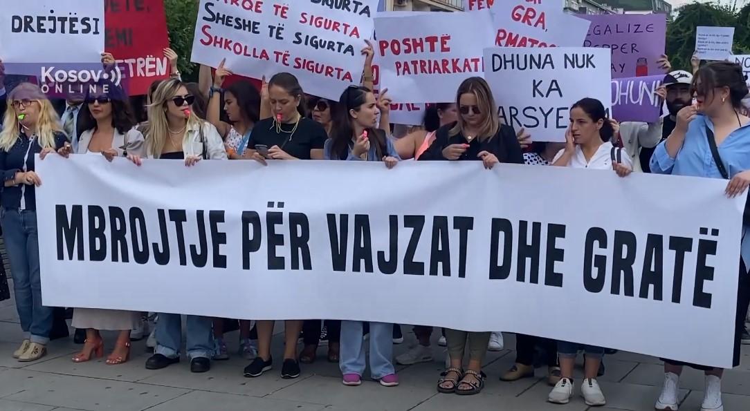 Nevladine organizacije koje se bave zaštitom žena su organizovale proteste koja su u prethodna dva dana okupili više stotina građana - Avaz