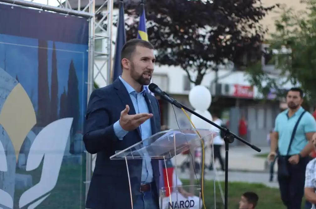 Ministar Delić na skupu u Novom Gradu: Povjerenje je ključno u borbi za bolje društvo