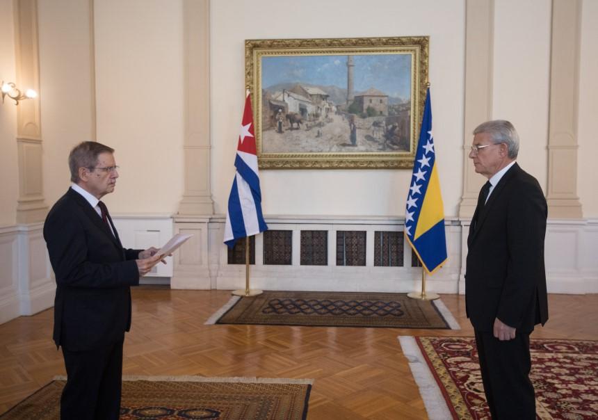 Džaferović primio akreditive novoimenovanih ambasadora Vijetnama i Kube