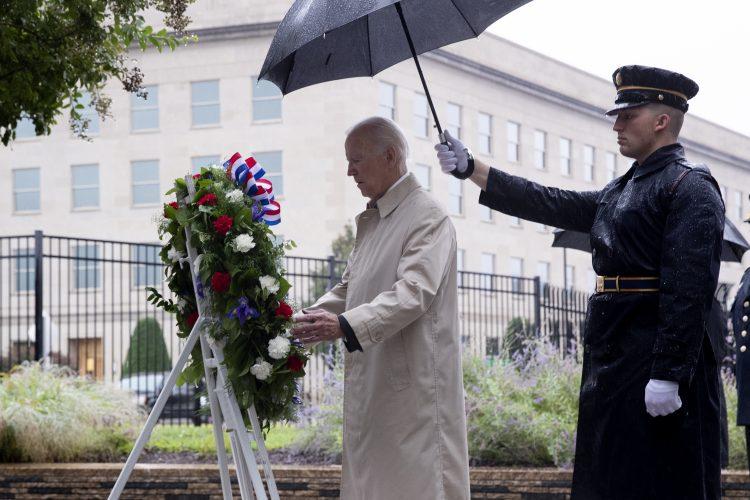 Amerikanci odali počast žrtvama 11. septembra: Dvije minute šutnje na Menhetnu