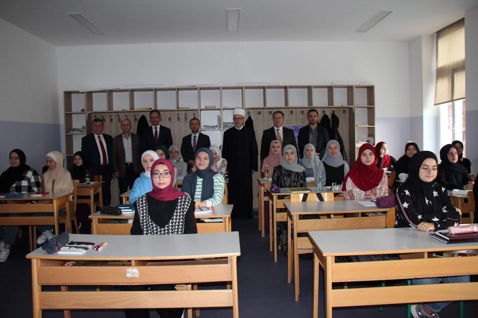 Sarajevski muftija posjetio Gazi Husrev-begovu medresu: Upisano 120 učenika u prvi razred