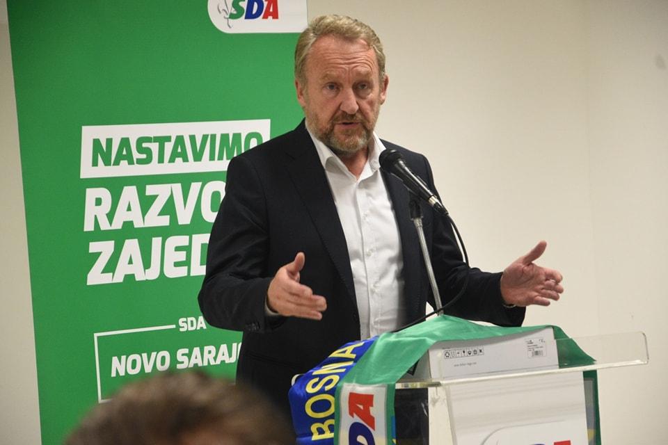 Bakir Izetbegović na skupu SDA: Nešto je u narodu proradilo, vraća sve svojoj stranci