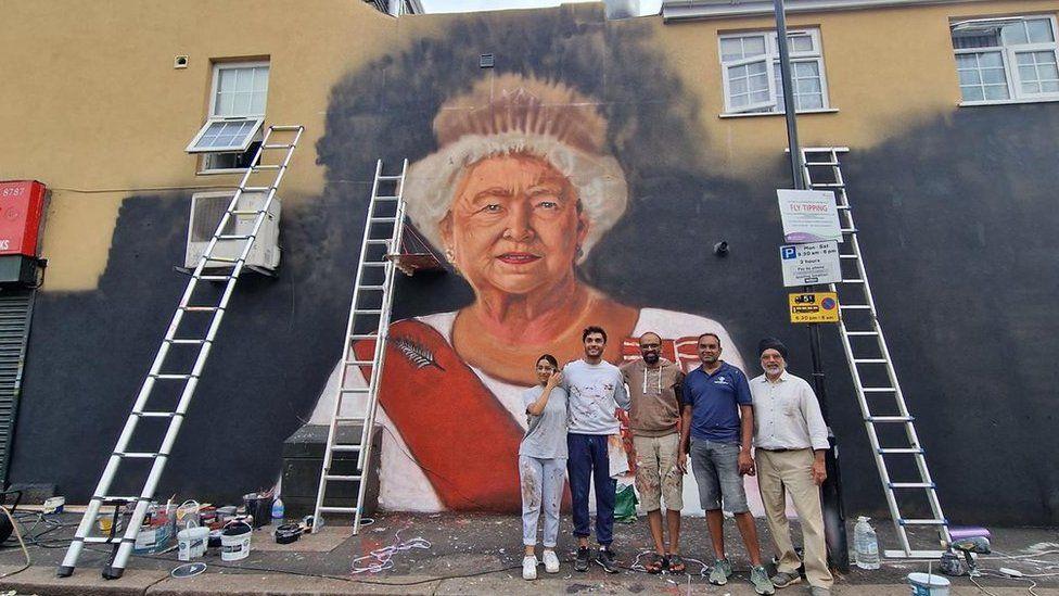 Mural oslikan u čast kraljice Elizabete podijelio mišljenja na internetu