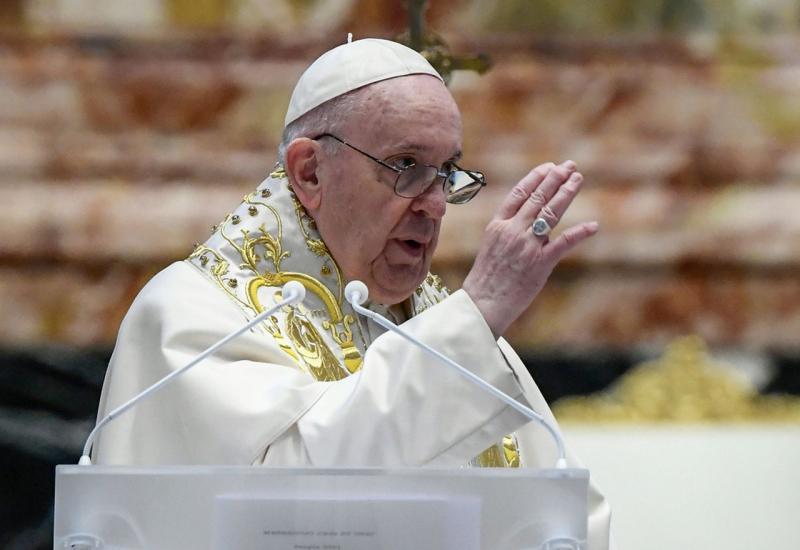 Papa Franjo ne ide na sahranu kraljice Elizabete II
