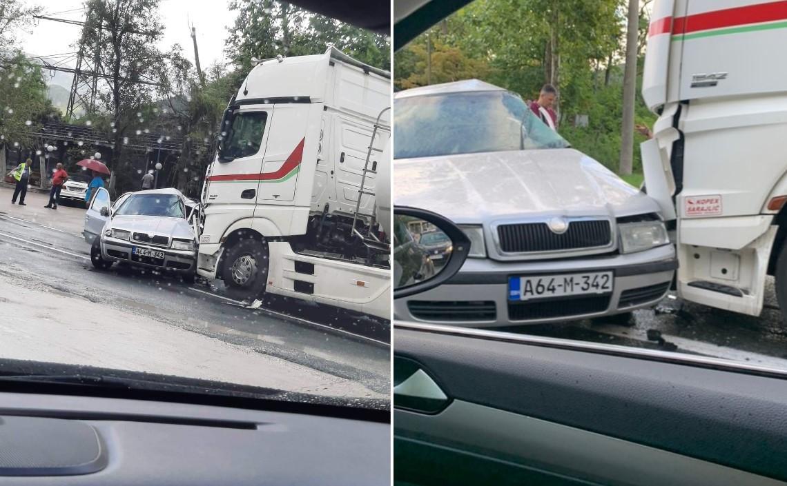 Automobil podletio pod cisternu u Donjoj Jablanici, troje povrijeđenih