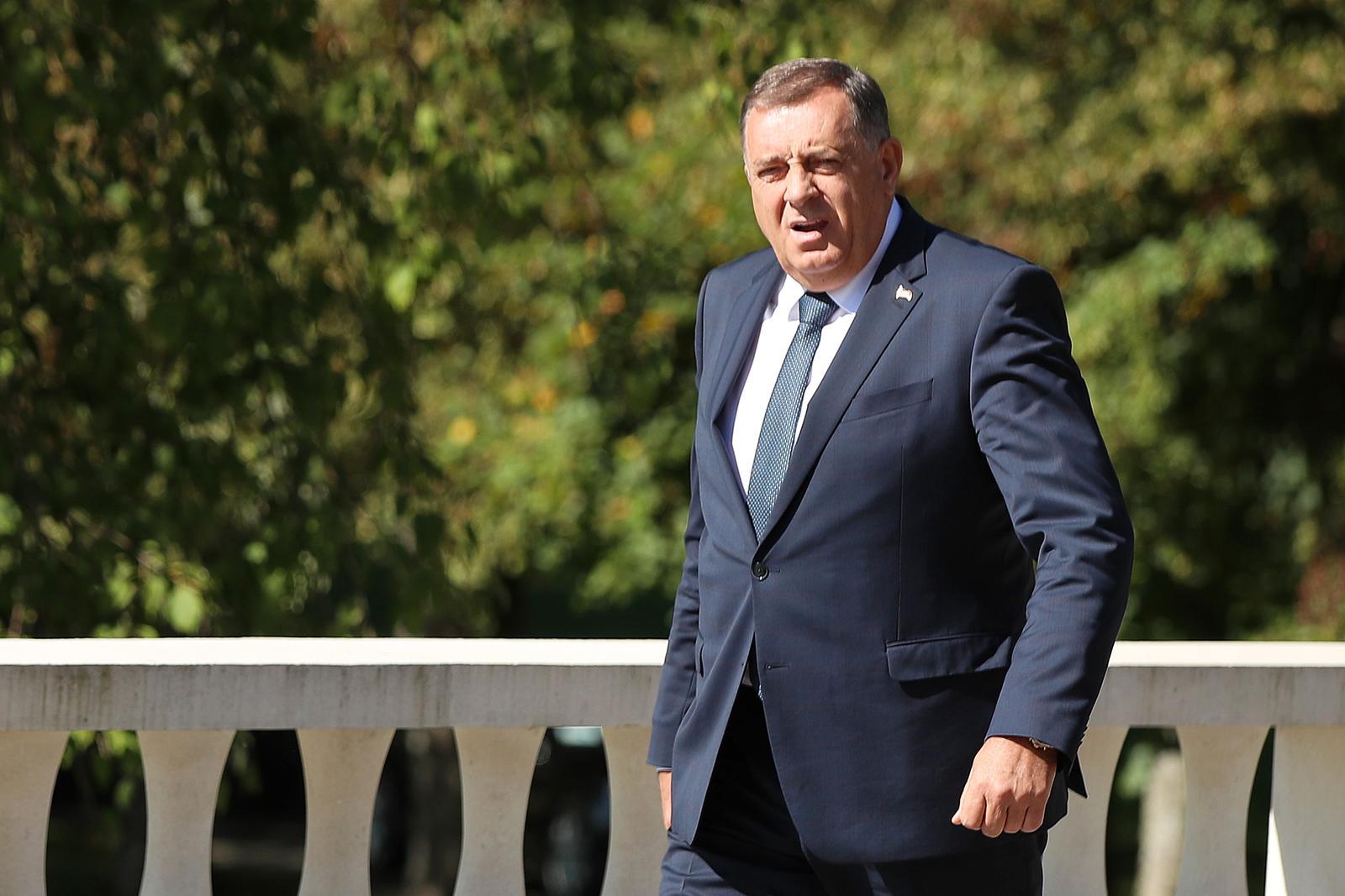 Milorad Dodik: SNSD vodi ka miru i održivosti - Avaz