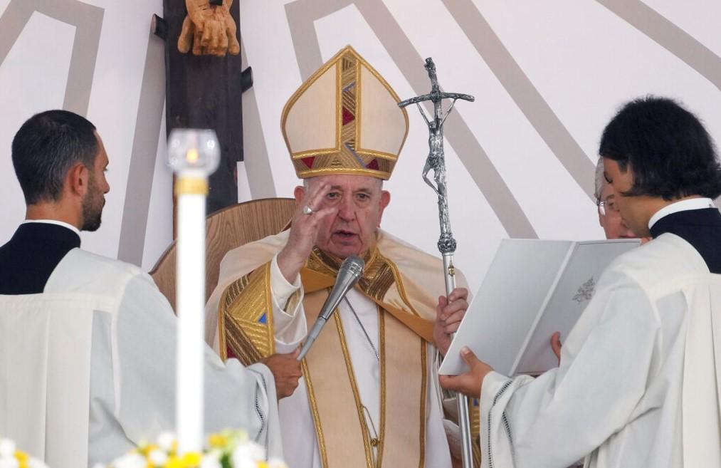 Papa Franjo tokom obraćanja - Avaz