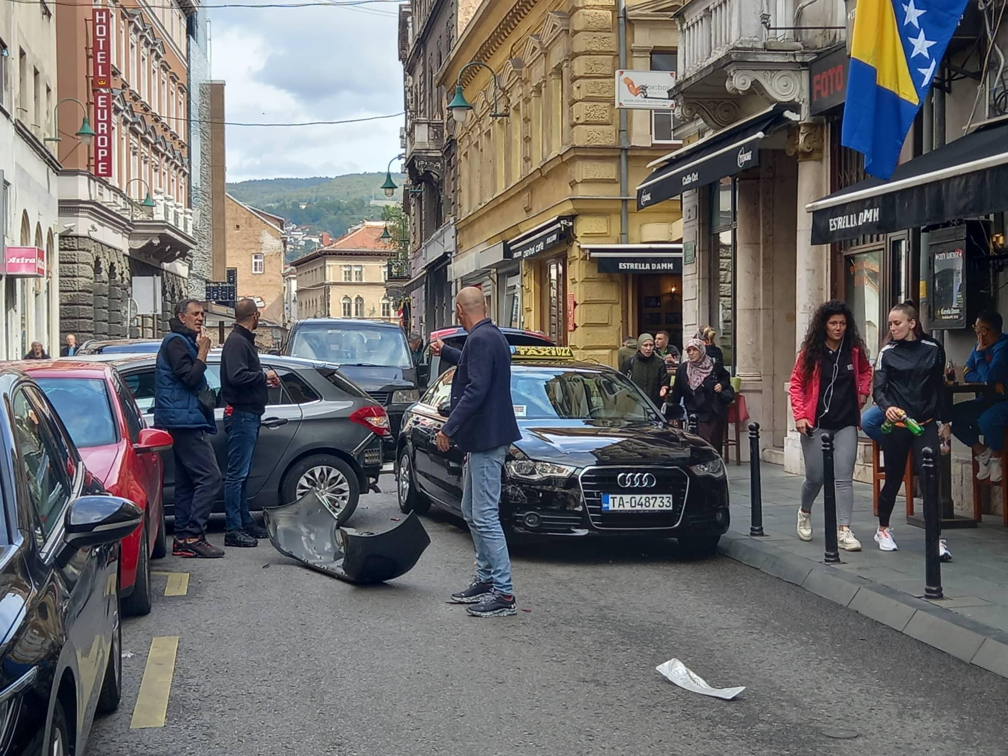 Saobraćajna nesreća u ulici Zelenih beretki - Avaz
