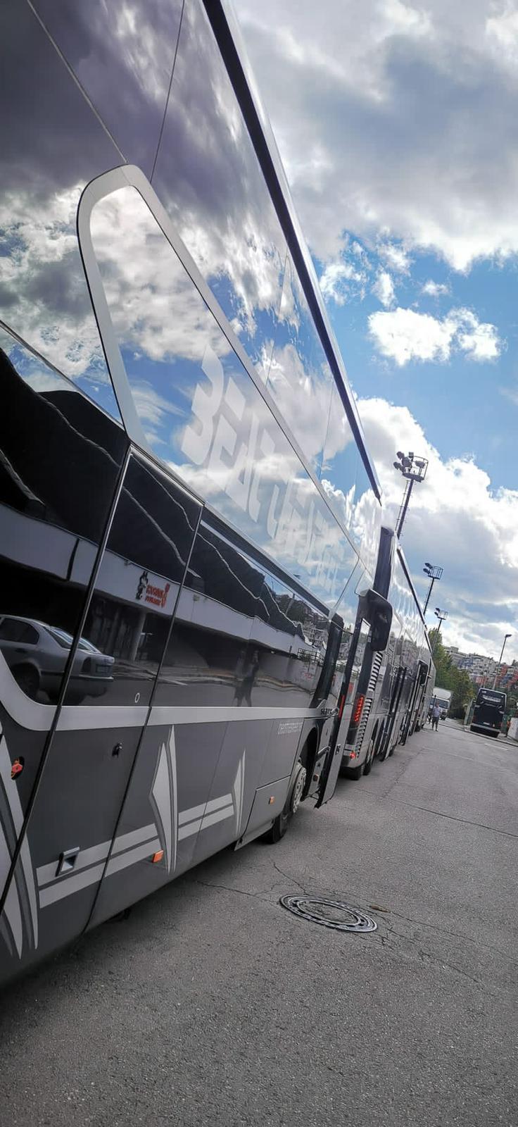 Tour autobusi dok su bili na putu prema Sarajevu - Avaz