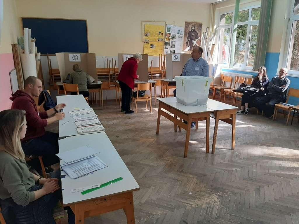 U Bihaću do 11 sati glasalo oko 12 posto registriranih birača