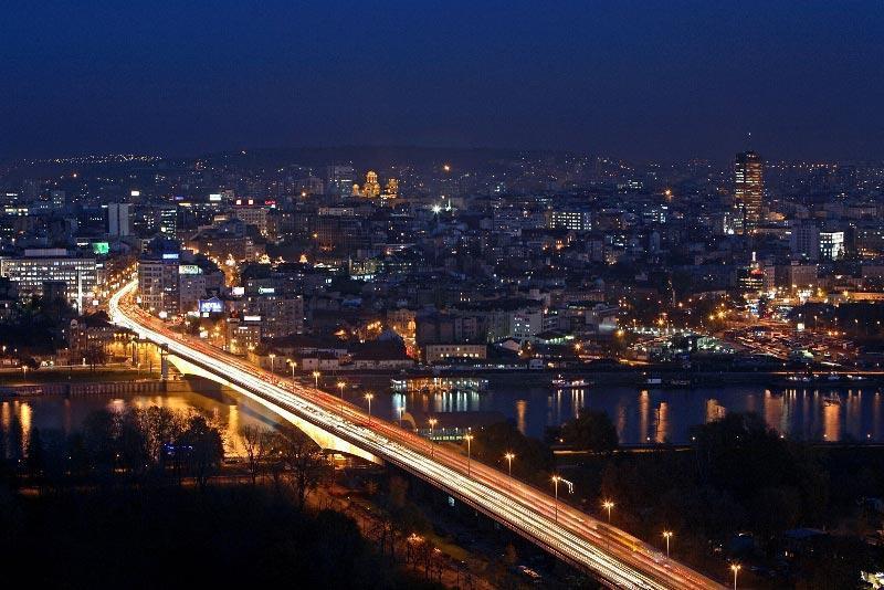Haos u Beogradu: Jedna osoba skočila s Brankovog mosta