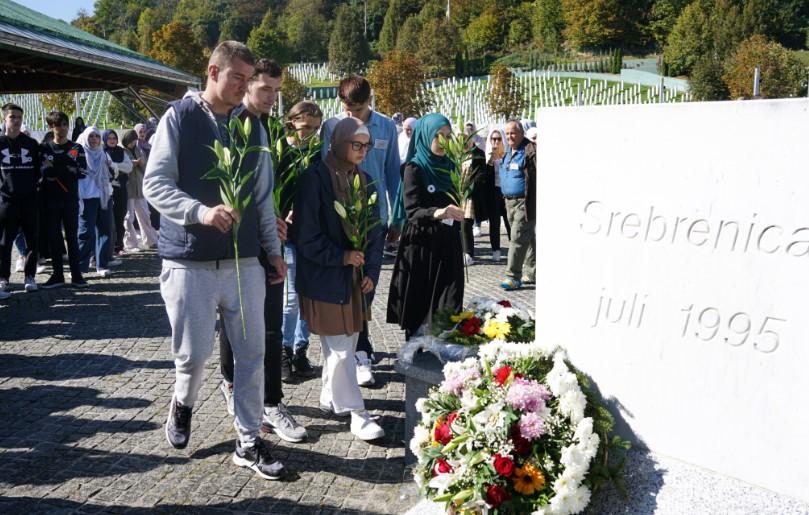 Konvoj mladih Bošnjaka i njihovih prijatelja iz Hrvatske posjetili MC Srebrenica