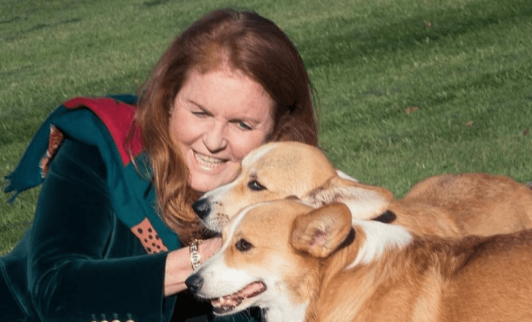 Sara Ferguson objavila prve fotografije s kraljicinim korgijima: Ona sad brine o psima