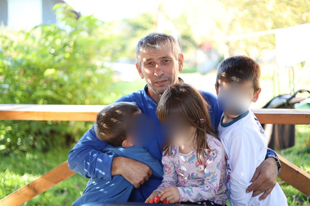 Edin Džafić vodi brigu o četvero unučadi: Borit ću se za djecu dok sam živ!
