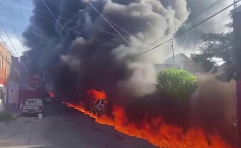 Veliki požar u Meksiku nakon sudara kamiona s gorivom, evakuirano više od 1.500 ljudi