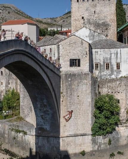 New York Times o skokovima sa Starog mosta u Mostaru: Da li je ovo najslikovitije mjesto za skok na svijetu?