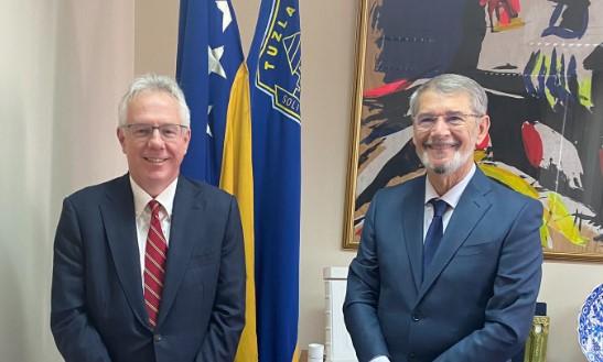 Ambasador Marfi i gradonačelnik Imamović: Razgovarali o saradnji u borbi protiv korupcije