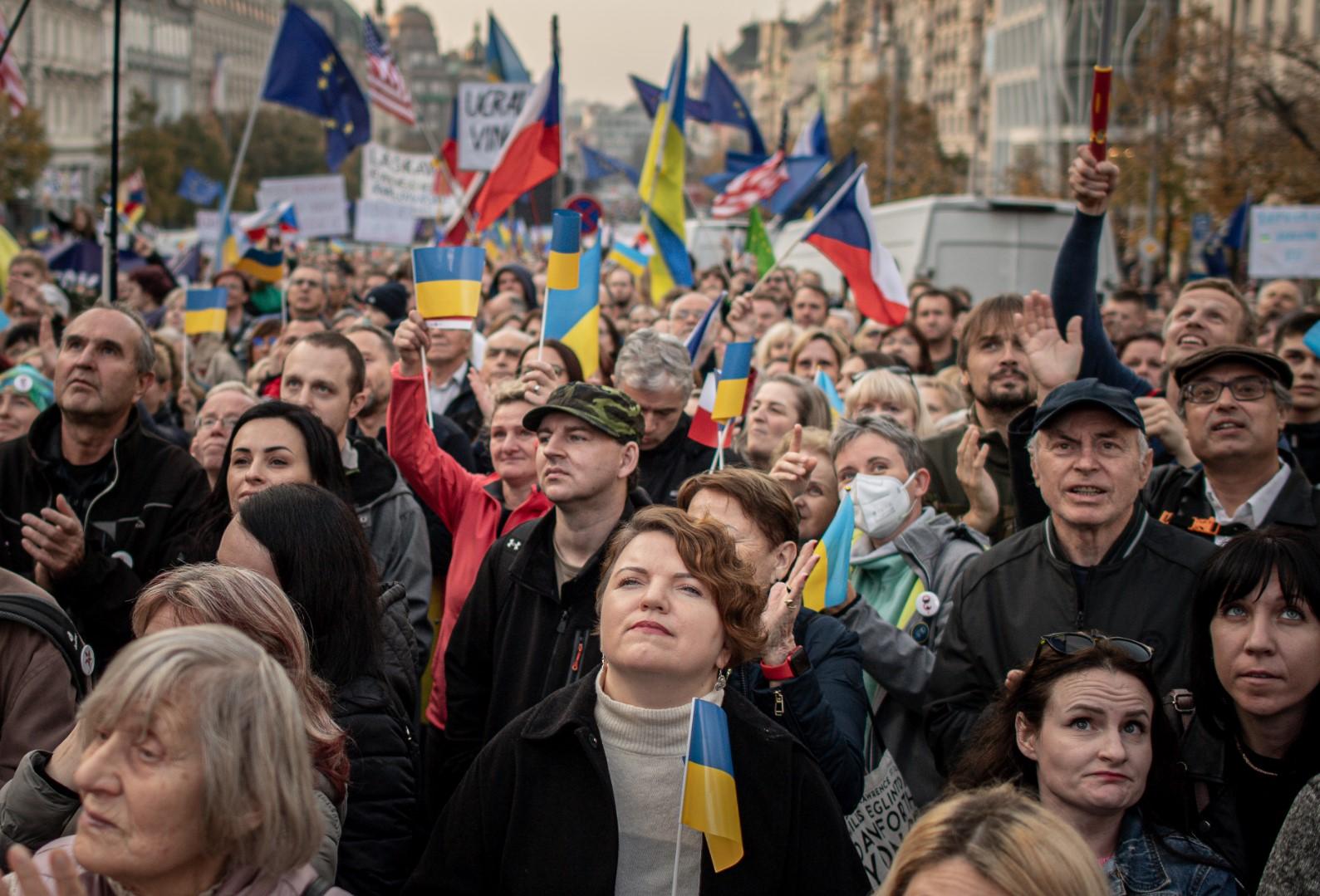 Desetine hiljada Čeha na ulicama Praga izrazilo podršku Ukrajini