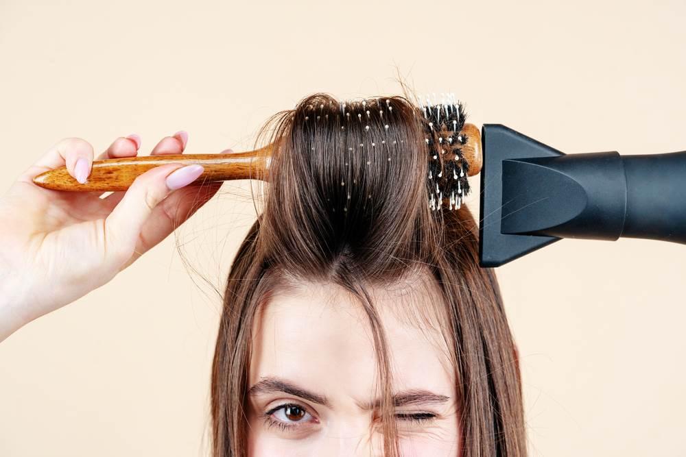 Kako da vam kosa nakon feniranja izdrži duže od jednog dana?
