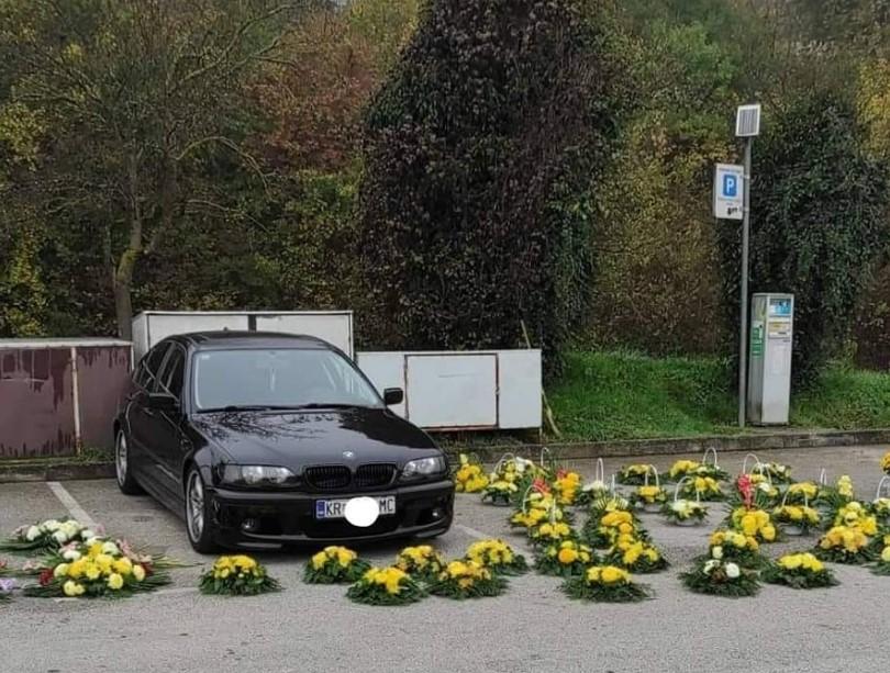 Prodavač postavio cvijeće oko BMW-a - Avaz