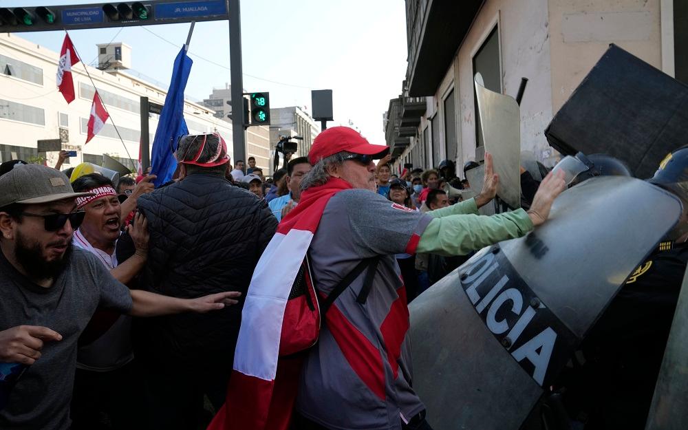 Sa protesta u Peruu - Avaz
