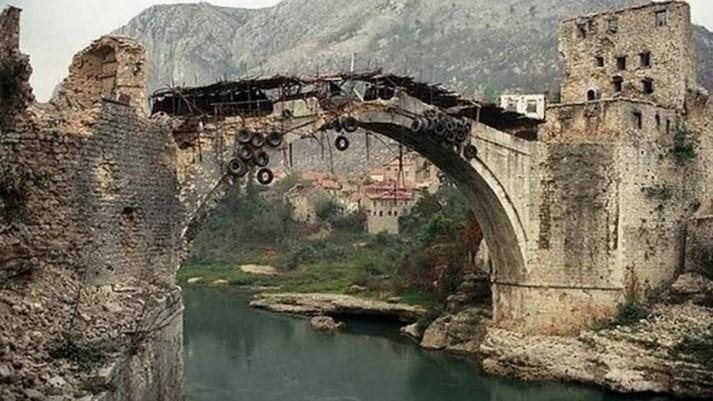 29. godišnjica najtužnijeg dana u historiji Mostara: Kada je srušen Stari most, zanijemio je cijeli svijet