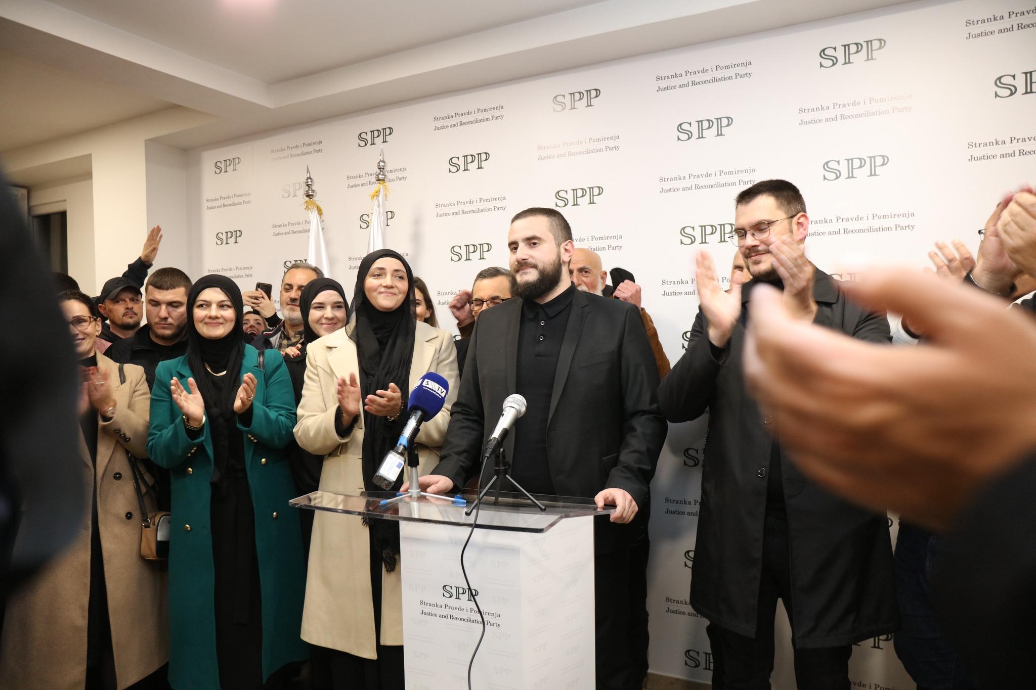 Posvetio je rahmetli muftiji: Usame Zukorlić proglasio pobjedu svoje liste na izborima