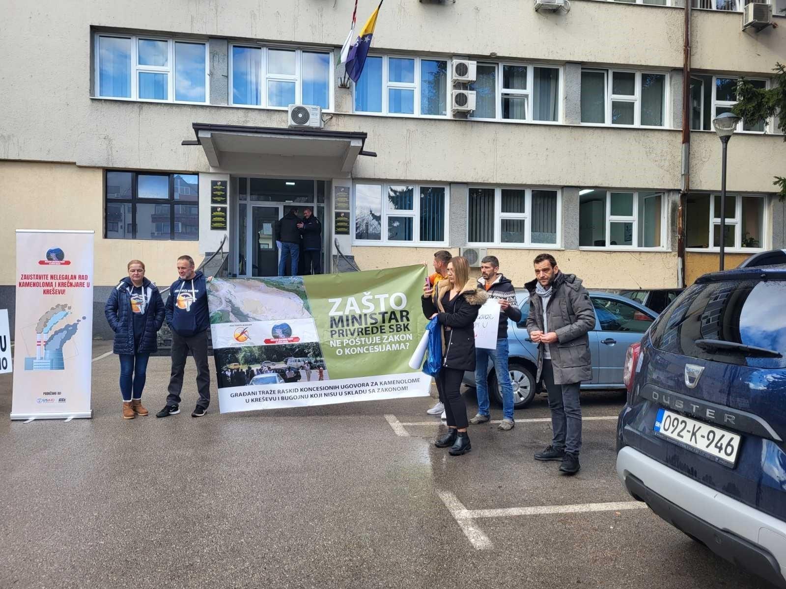 Održani protesti u Travniku: Aktivisti traže raskide koncesionih ugovora za kamenolome