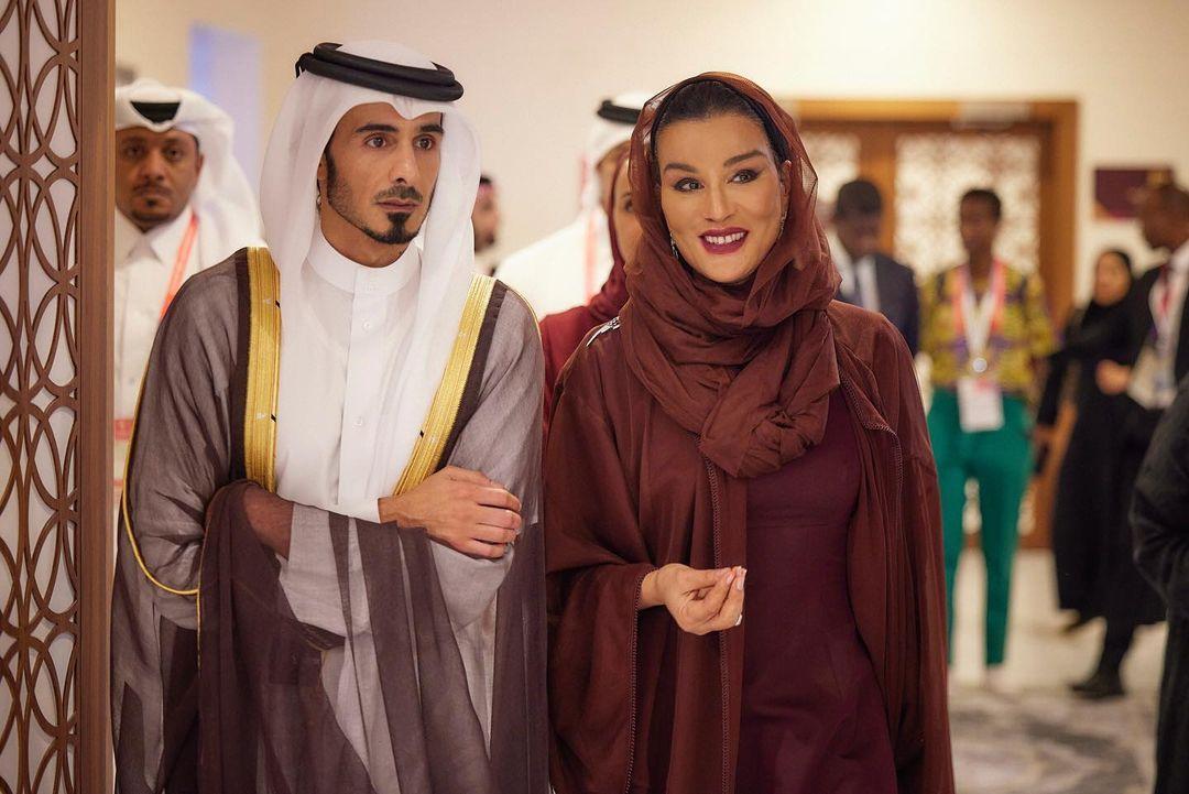 Ko je Moza bint Naser, supruga katarskog šeika i jedna od najljepše odjevenih žena svijeta