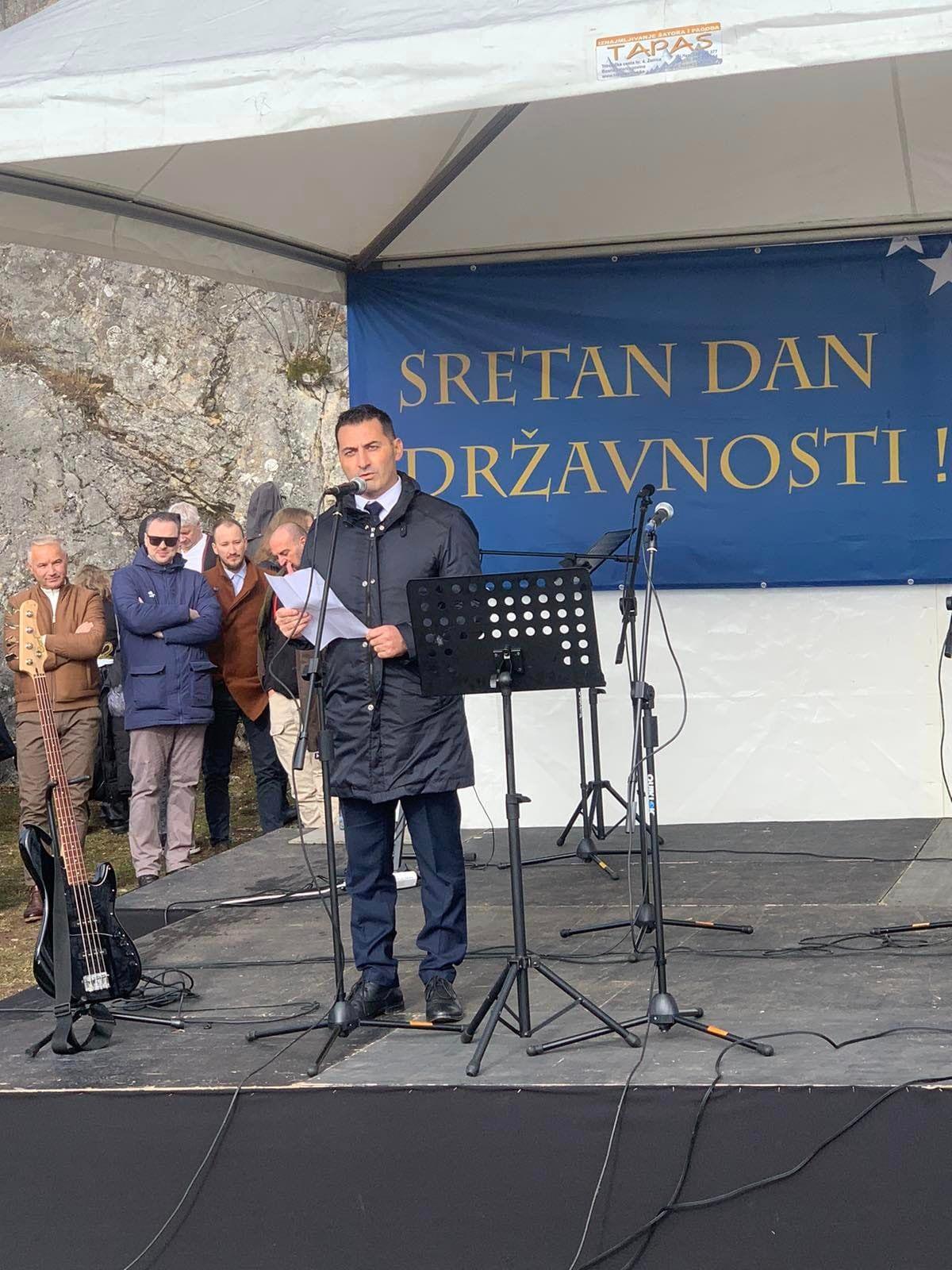 Obilježen Dan državnosti BiH na Bobovcu, načelnik Kaknja: Ovdje nas je dovelo bosnoljublje, a od toga ne postoji ljepši osjećaj