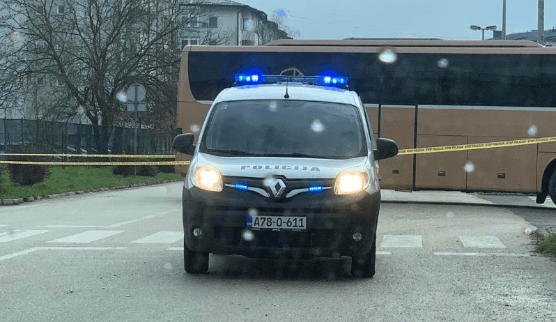 Stravična nesreća u Sanskom Mostu: Autobus udario ženu, preminula na licu mjesta, vozač uhapšen