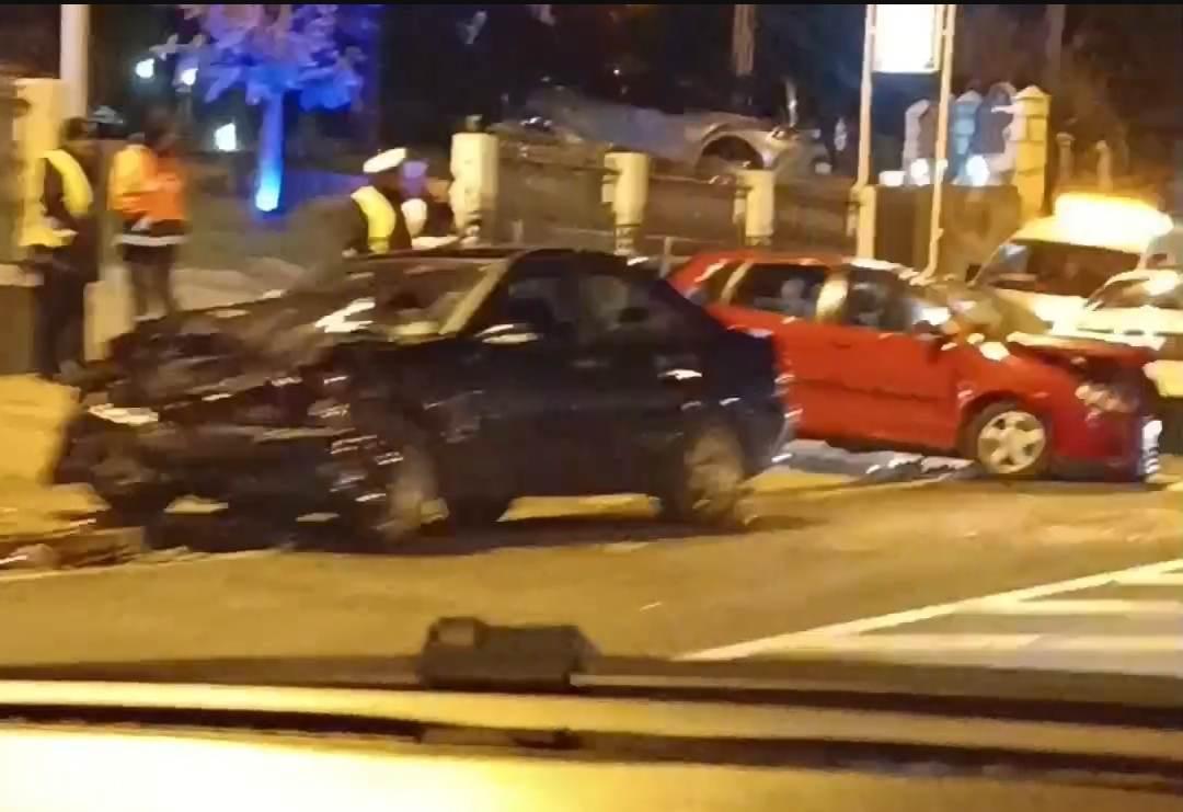 Nesreća na ulazu u Mostar: U sudaru dva automobila povrijeđeno više osoba