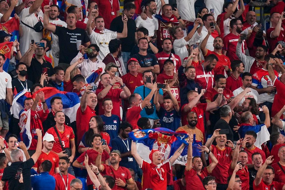 Veliki broj navijača Srbije na tribinama stadiona 974 - Avaz