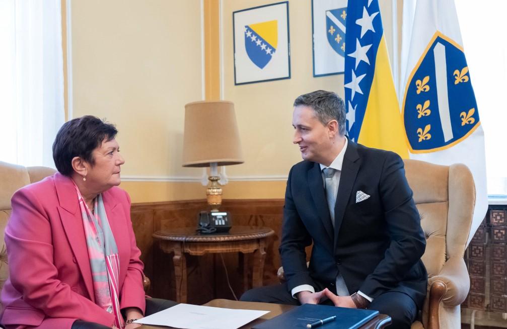 Bećirović se sastao sa ambasadoricom Francuske u BiH: Razgovarano o bilateralnim odnosima