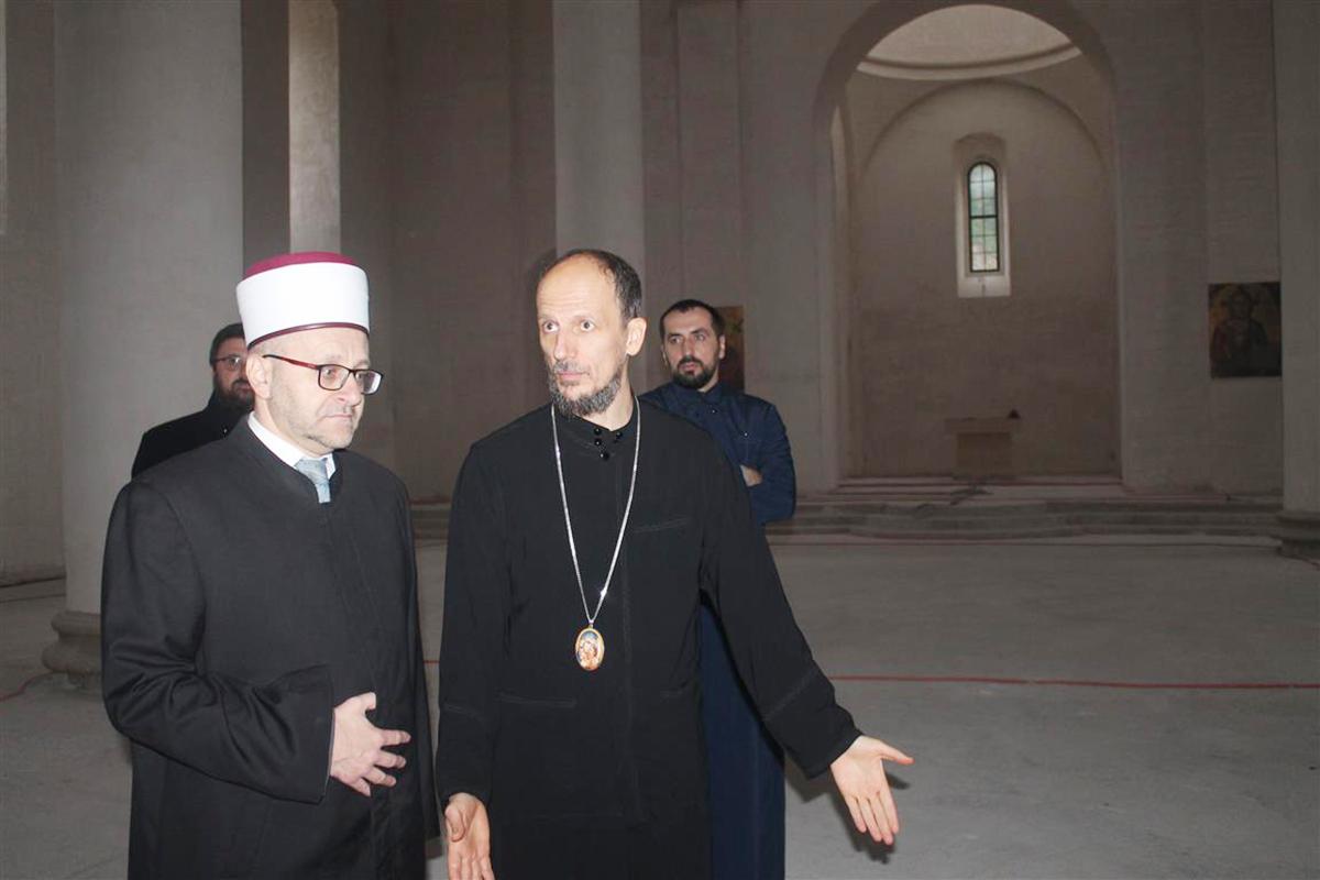 Mostarski muftija posjetio Sabornu crkvu u Mostaru i razgovarao s vladikom Dimitrijem: Ovaj atak je bogohulan čin i svetogrđe