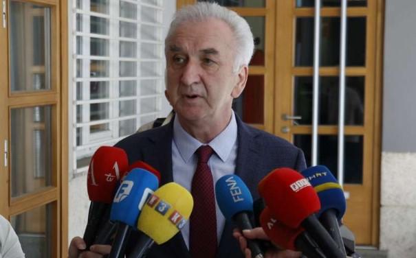 Skupština SDS-a prihvatila ostavke bivšeg predsjednika Mirka Šarovića i Predsjedništva SDS