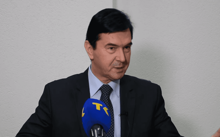 Mirnes Ajanović predao kandidaturu za gradonačelnika Tuzle: Potrebna je nova politička energija