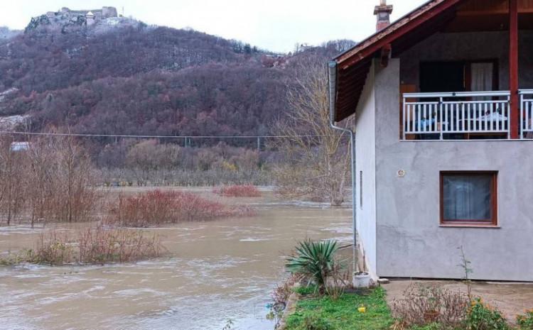Civilna zaštita uputila timove u poplavljenu Krajinu: Stiže oprema za sanaciju štete
