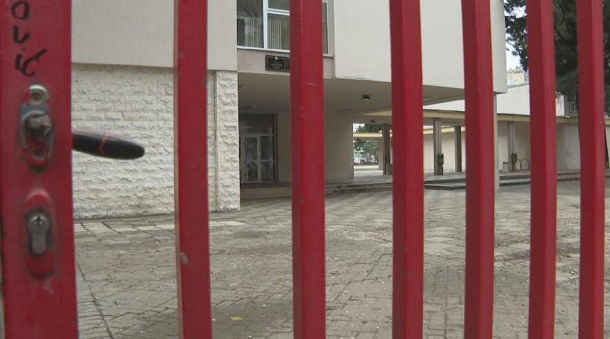 Maloljetnik iz Češke slao lažne dojave o bombama u Crnoj Gori