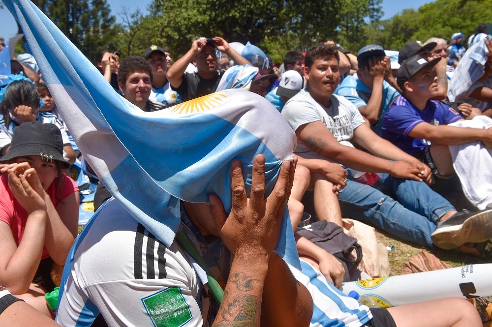 Jeziva tragedija na proslavi titule Argentine: Navijača udavila zastava