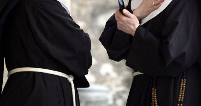 Svećenik nagovarao časne sestre na odnose u troje: "Iskusit ćemo Sveto Trojstvo"